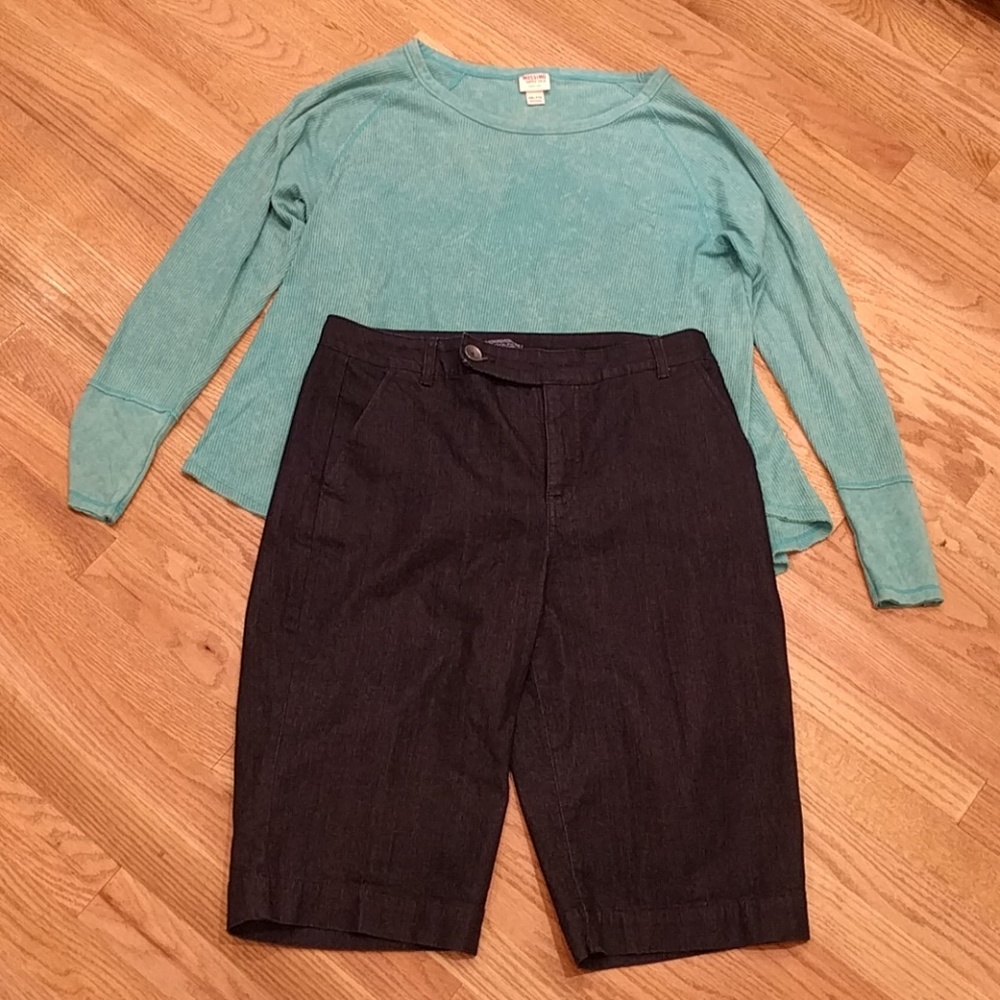 Mossimo Henley Long Sleeve Sleeve Top